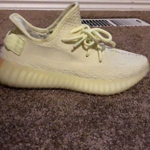 Yeezy 350 v2 butter